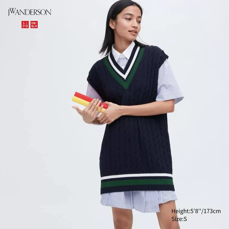 Uniqlo JW Anderson Long Cricket Women’s Knitwear Navy Blue Uniqlo JW Anderson Long Cricket Women’s Knitwear Navy Blue