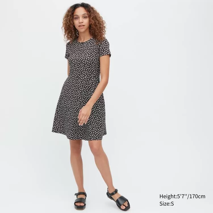 Uniqlo Printed Short Sleeved Flared Dress Women Black Uniqlo Printed Short Sleeved Flared Dress Women Black